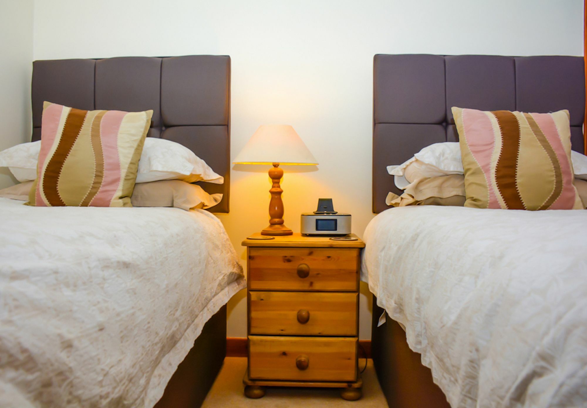 Clarke Cottage Guest House ダンファームリン エクステリア 写真
