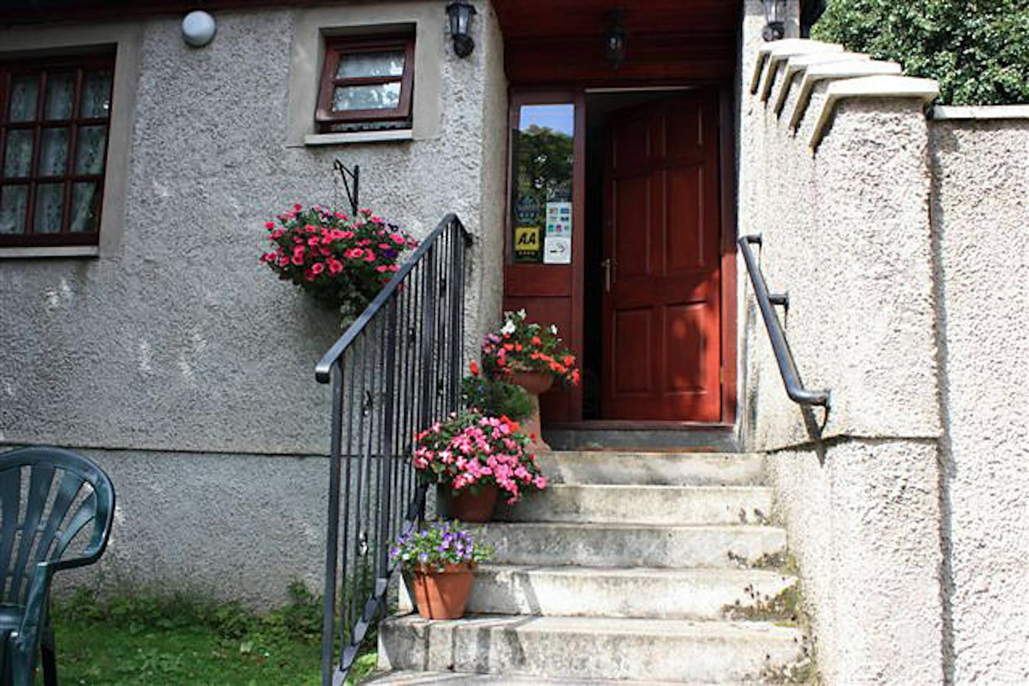 Clarke Cottage Guest House ダンファームリン エクステリア 写真